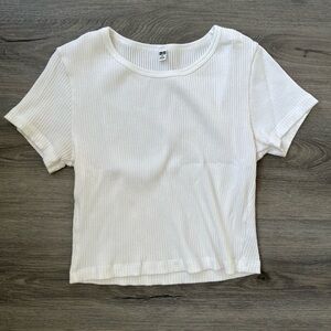 Uniqlo baby tee- size xs